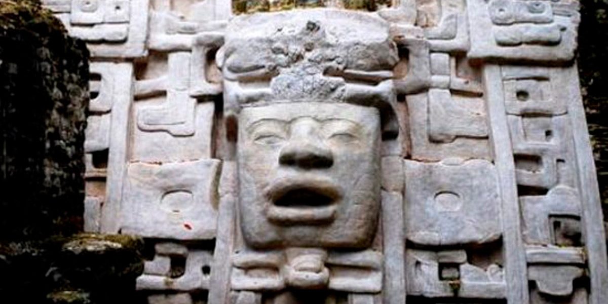 Lamanai - The mask Temple - Inland Adventures - Anda De Wata Tours - Climb Belize’s tallest temples